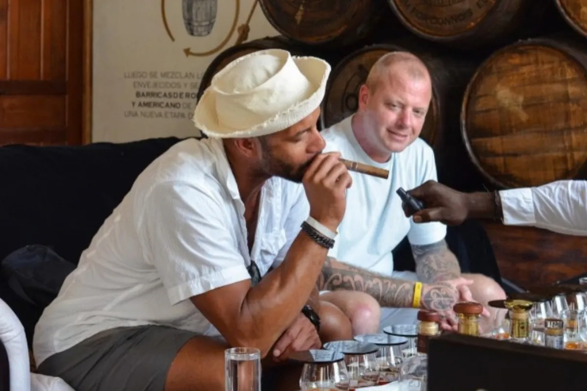 Exclusiva experiencia de Cata de Rones y Cigarros Dominicanos - Imagen 3