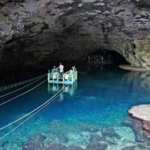 Cueva Los Tres Ojos y Cueva Escondida